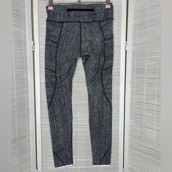 Lululemon Tight Stuff Tight II 25” Leggings Size 4 - Picture 5 of 8